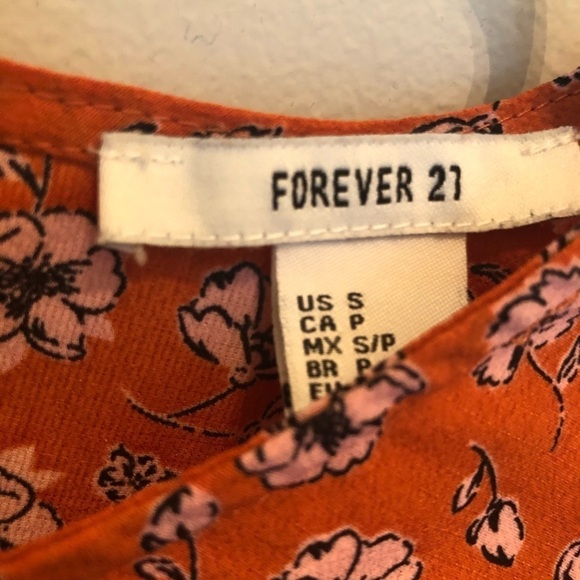 2$/15 Forever 21 - Floral Blouse - Picture 4 of 6